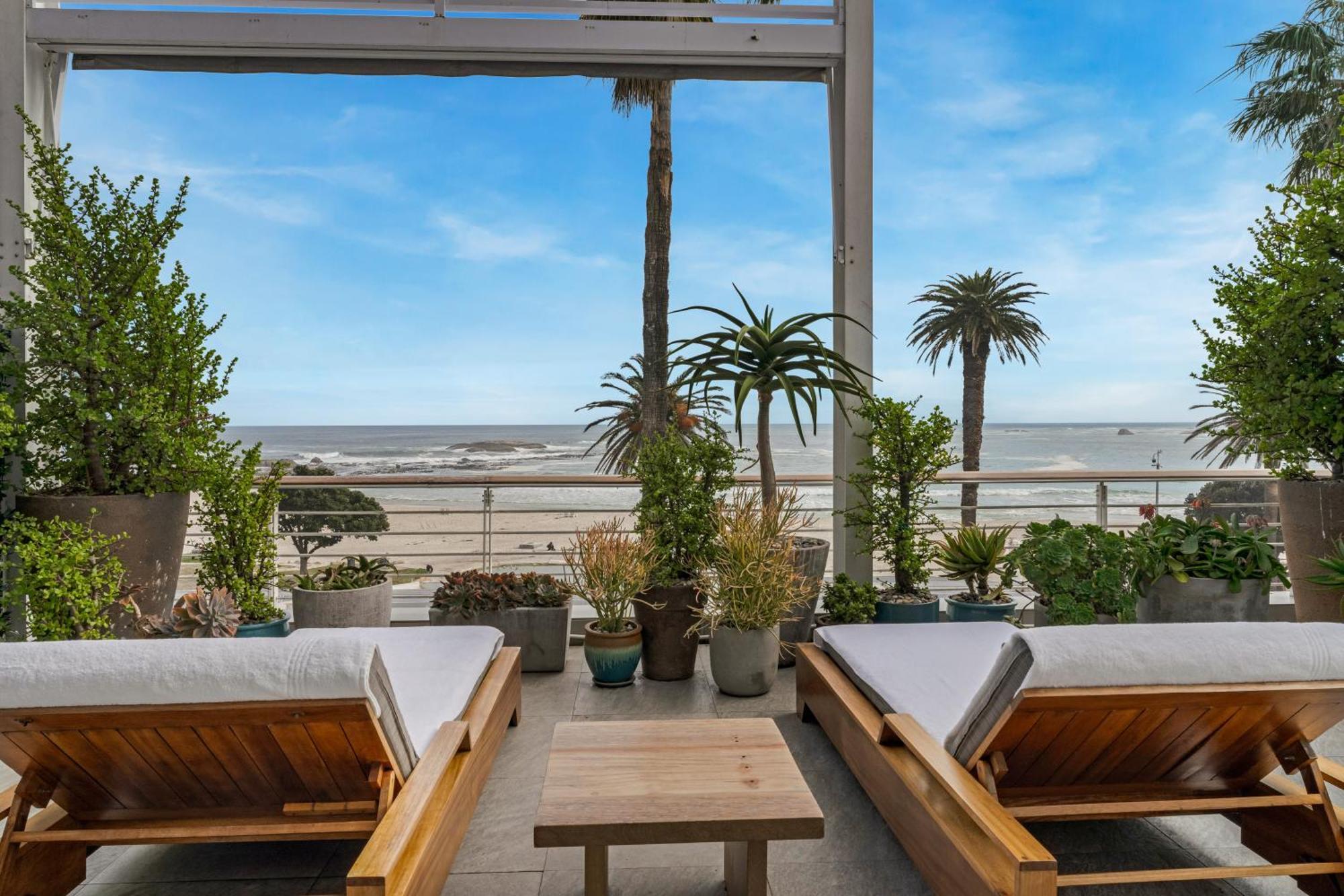Deluxe Suite Sea View